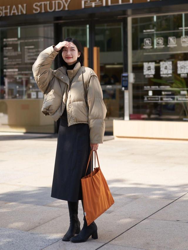 冬季穿搭保暖很重要今年试试这些短款羽绒服显高显瘦还时髦