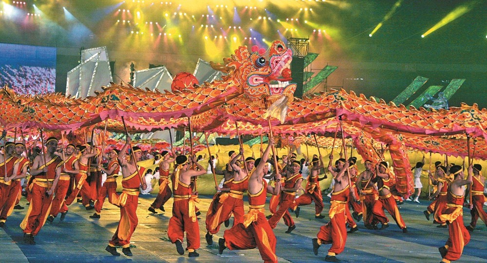 夜雨丨邓高如神龙金轨重庆铜梁龙发展舞动之轨迹