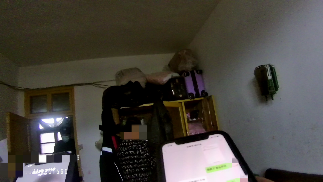 妻子不听劝，执意给骗子转钱！男子崩溃报警……休闲区蓝鸢梦想 - Www.slyday.coM