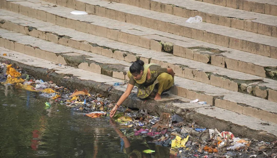 千万粉丝博主自曝在印度中招新冠！曾直饮恒河水，一句干净又卫生吃遍全印度休闲区蓝鸢梦想 - Www.slyday.coM
