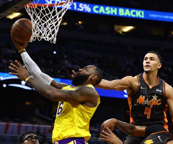 詹姆斯当选票王:都说岁月催人老,但真正的强者,又何尝饶过岁月休闲区蓝鸢梦想 - Www.slyday.coM 詹姆斯当选票王:都说岁月催人老,但真正的强者,又何尝饶过岁月休闲区蓝鸢梦想 - Www.slyday.coM