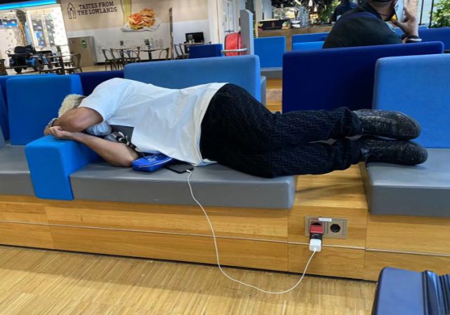 李霄鹏情商真高!解释洛国富发火原因,公开帮他说话,洛国富道歉休闲区蓝鸢梦想 - Www.slyday.coM 李霄鹏情商真高!解释洛国富发火原因,公开帮他说话,洛国富道歉休闲区蓝鸢梦想 - Www.slyday.coM