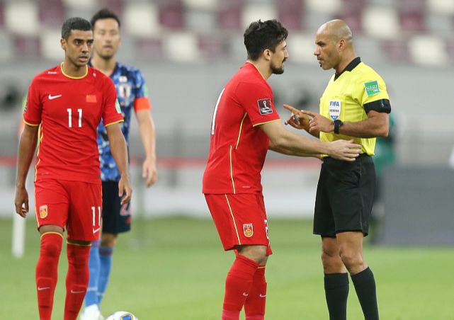 李霄鹏情商真高!解释洛国富发火原因,公开帮他说话,洛国富道歉休闲区蓝鸢梦想 - Www.slyday.coM 李霄鹏情商真高!解释洛国富发火原因,公开帮他说话,洛国富道歉休闲区蓝鸢梦想 - Www.slyday.coM