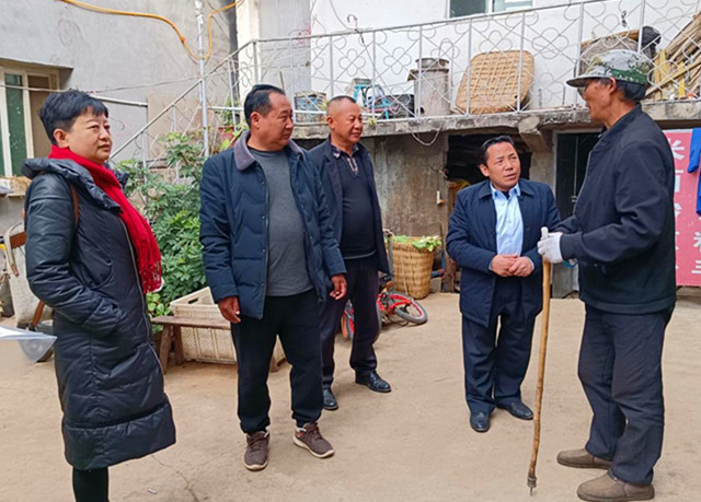 沙马友古此行在普格县,一是深入到2户困难重度残疾