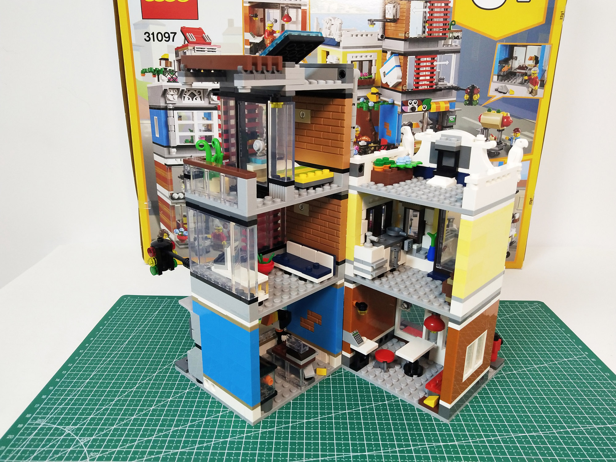 乐高创意百变31097创意三合一宠物店与咖啡厅排楼
