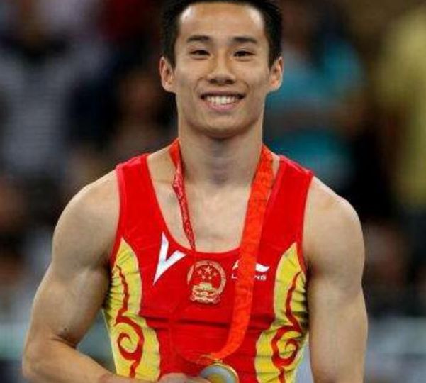 奥运冠军肖钦:前女友骗钱5800万给他花,退役9年后已是大校军衔|肖钦