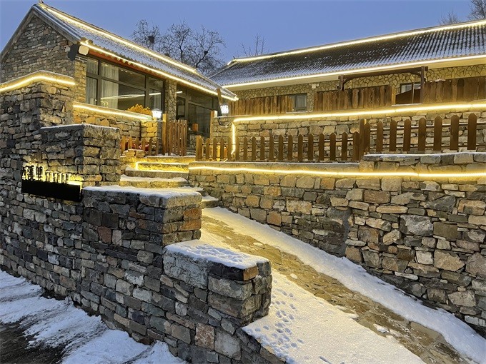 天津蓟县西井峪西溪里民宿,"石头群落"依山而建,宛若世外桃源|西井峪