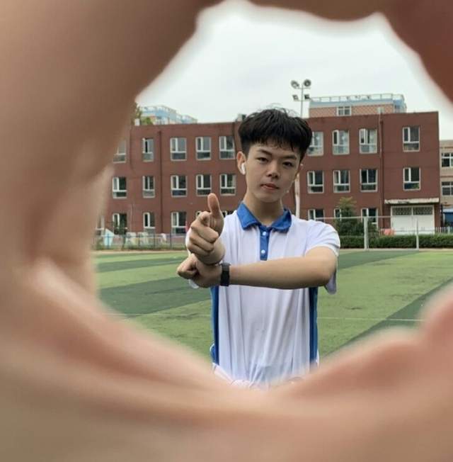 刘学州留下万字遗书，生前服用大量安眠药，账户一半余额捐孤儿院休闲区蓝鸢梦想 - Www.slyday.coM