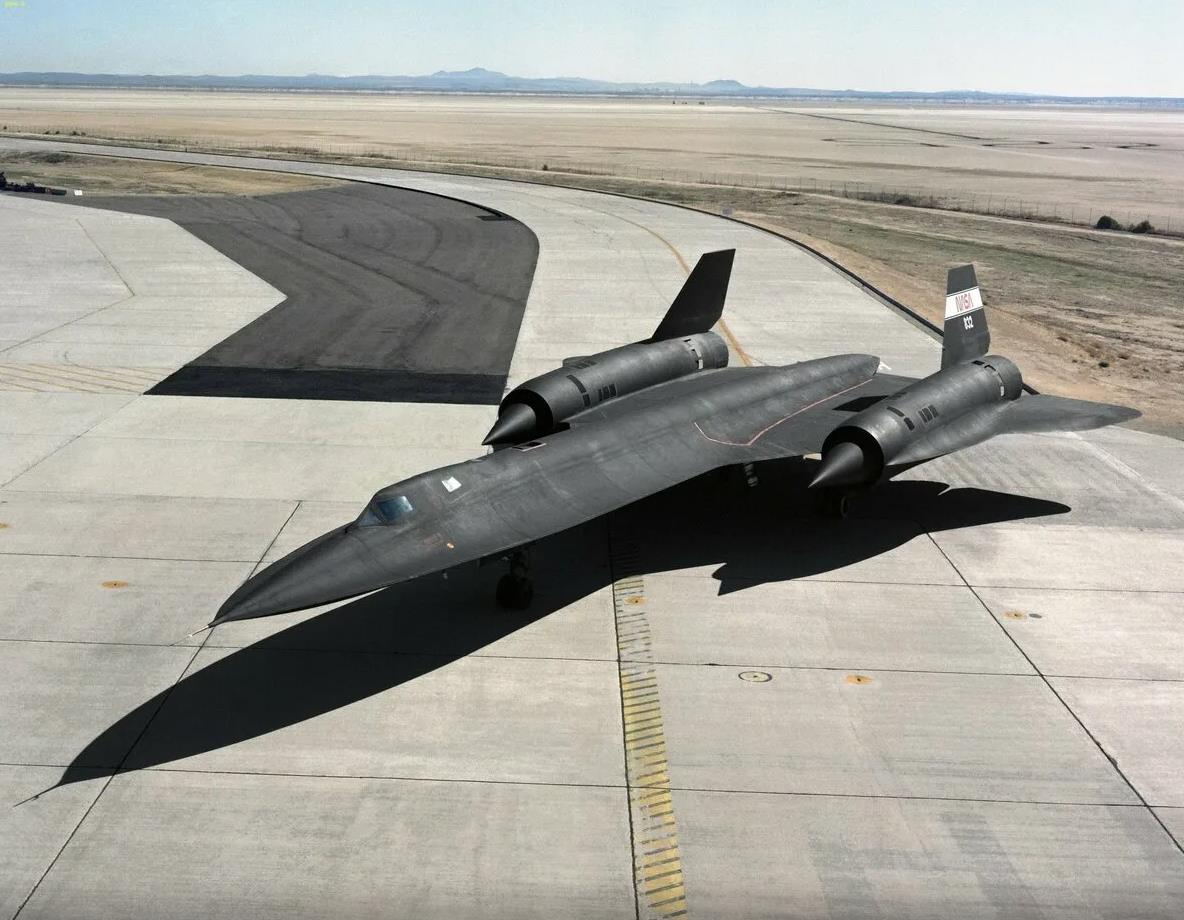 美空军黑鸟侦察机飞行速度惊人代表一个时代