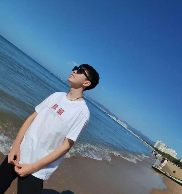 刘学州留下万字遗书，生前服用大量安眠药，账户一半余额捐孤儿院休闲区蓝鸢梦想 - Www.slyday.coM