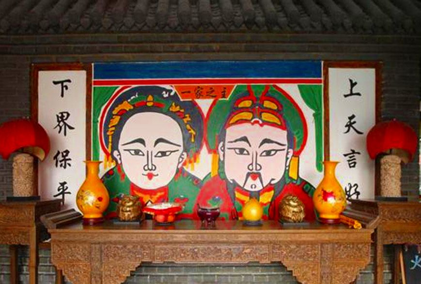 小年祭灶王,老人常说“灶王看见锅,来年欠债多”,这是啥意思?__财经头条