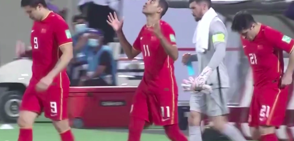 下午16点，洛国富正式道歉，李霄鹏大气回应！比李铁甩锅阿兰暖心休闲区蓝鸢梦想 - Www.slyday.coM