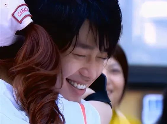 胡歌等了她17年，她嫁入豪门只花了4天，全网落泪：2022第一个心碎的童话...休闲区蓝鸢梦想 - Www.slyday.coM