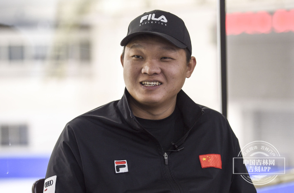 运动员,现任长春市冬季运动管理中心自由式滑雪空中技巧教练员的王爽