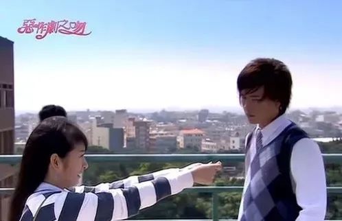 胡歌等了她17年，她嫁入豪门只花了4天，全网落泪：2022第一个心碎的童话...休闲区蓝鸢梦想 - Www.slyday.coM