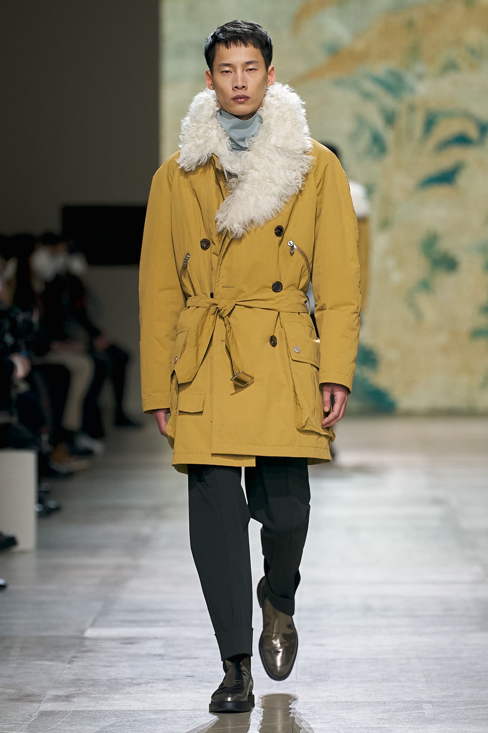 迪奥男装新作对话过去爱马仕男装诠释乐观轻盈主题是日美好事物