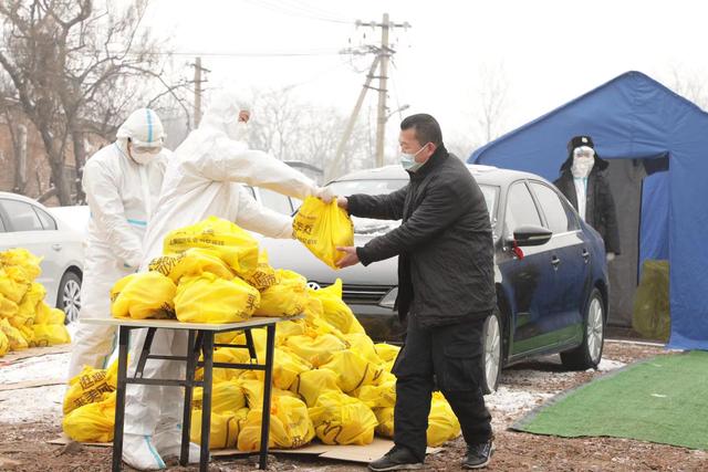 北京朝阳涉疫村住户今天收到小年大礼包！看看都有啥休闲区蓝鸢梦想 - Www.slyday.coM