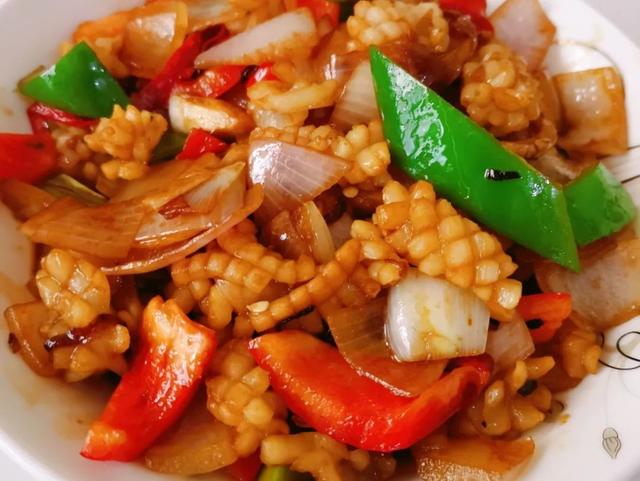 咔呲咔呲来盘无敌嫩滑弹牙的爆炒鱿鱼花吧