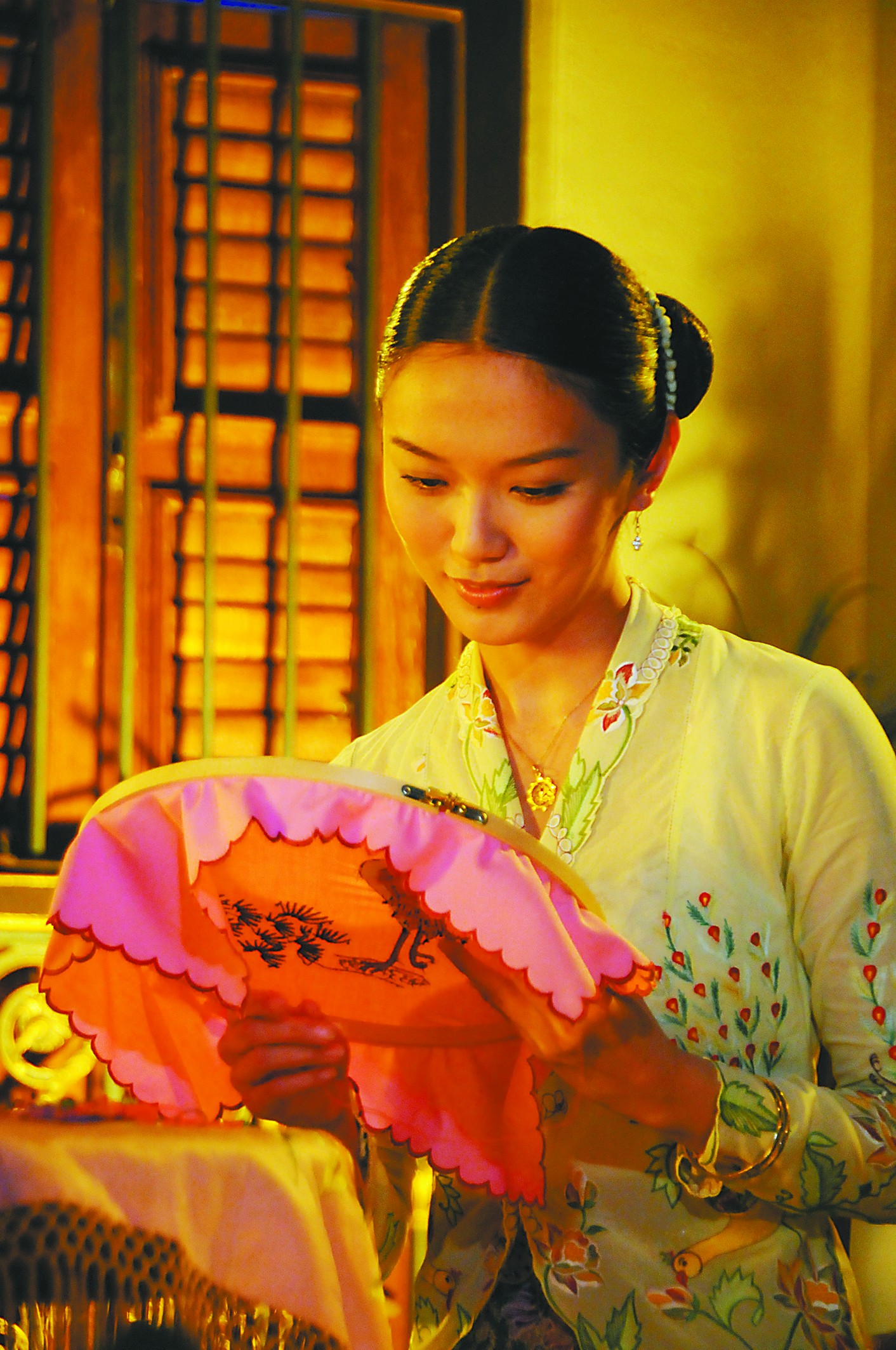 选购娘惹装学做娘惹菜制作珠绣鞋马来半岛再次掀起娘惹风