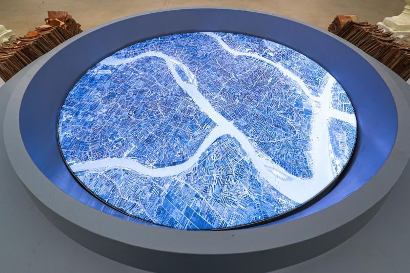 展览《大地之脸》现场(巽美术馆供图)冯原表示,《大地之脸》的展览