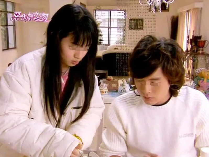 胡歌等了她17年，她嫁入豪门只花了4天，全网落泪：2022第一个心碎的童话...休闲区蓝鸢梦想 - Www.slyday.coM