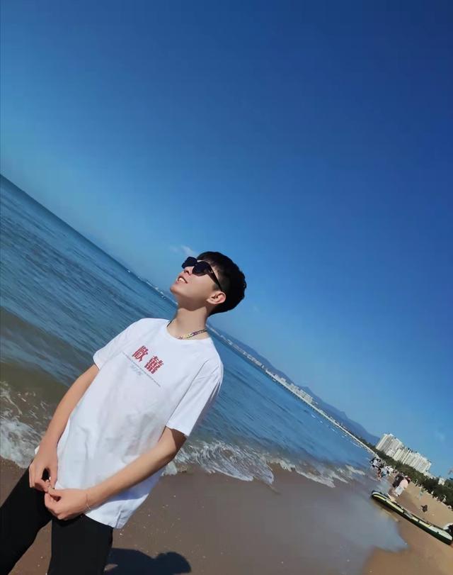 16岁的刘学州确认去世！被亲生父母抛弃，生命最后一刻还在被网暴休闲区蓝鸢梦想 - Www.slyday.coM