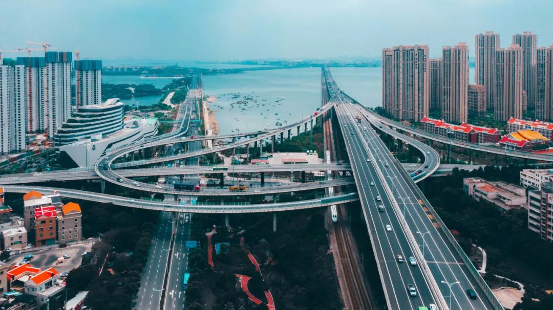 另外一座"老演员"是杏林大桥.