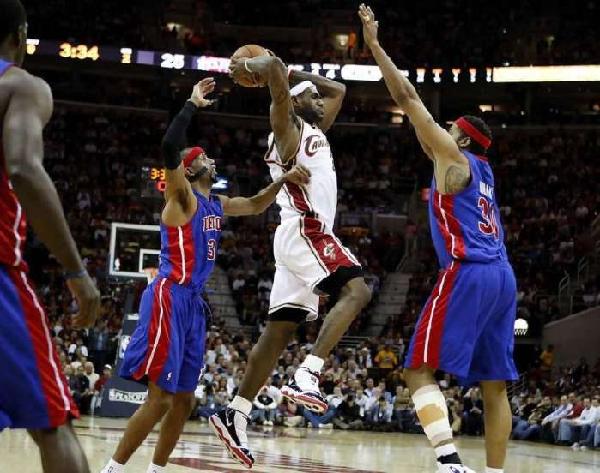 场均35+得分，为何科比当年没有拿到MVP？谁抢走了？休闲区蓝鸢梦想 - Www.slyday.coM