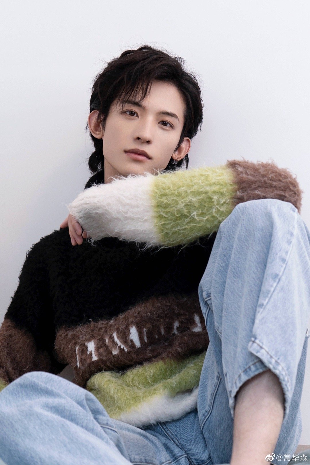 常华森更新堆雪人照片～ 照片中小小的雪人在手里超