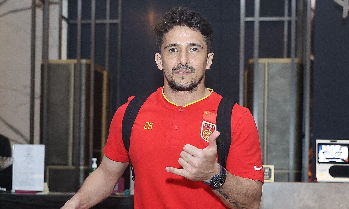 洛国富正式道歉,这场闹剧闹到最后,费南多成为了“受益者”休闲区蓝鸢梦想 - Www.slyday.coM