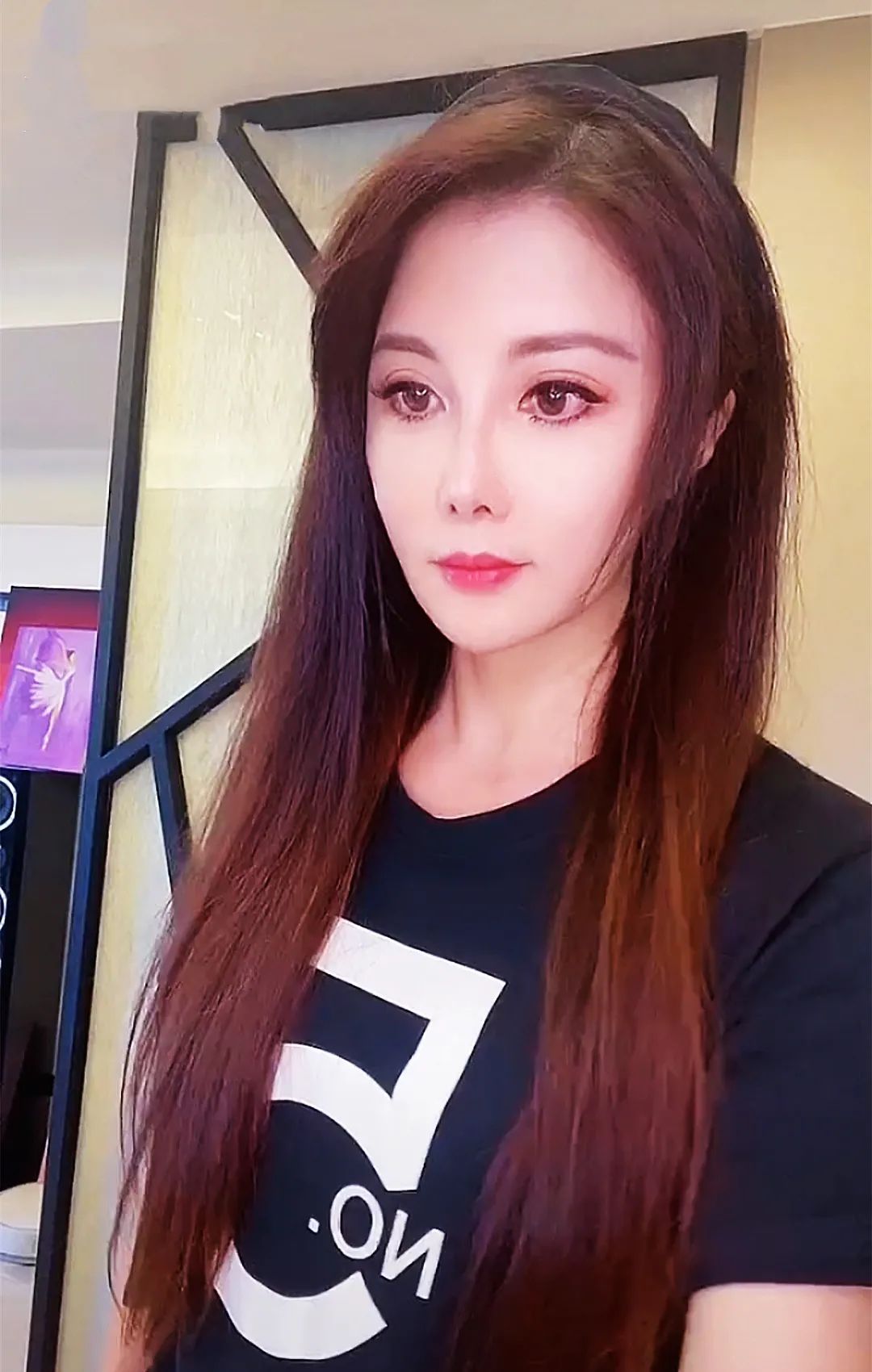 杨丽菁20岁到50岁的照片变化网友还是喜欢看年轻时的