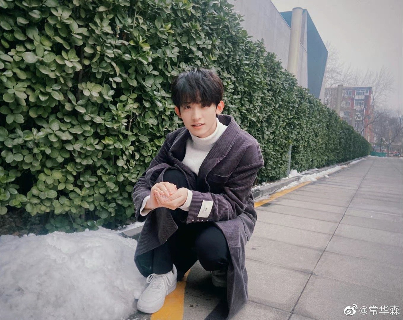 常华森更新堆雪人照片照片中小小的雪人在手里超可爱