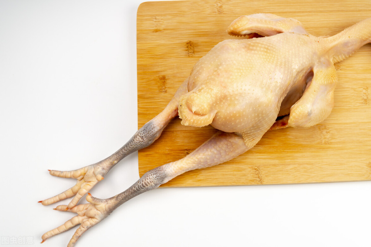 大年三十年夜饭，一道白切鸡端上桌，营养美味，过年家人很爱吃休闲区蓝鸢梦想 - Www.slyday.coM