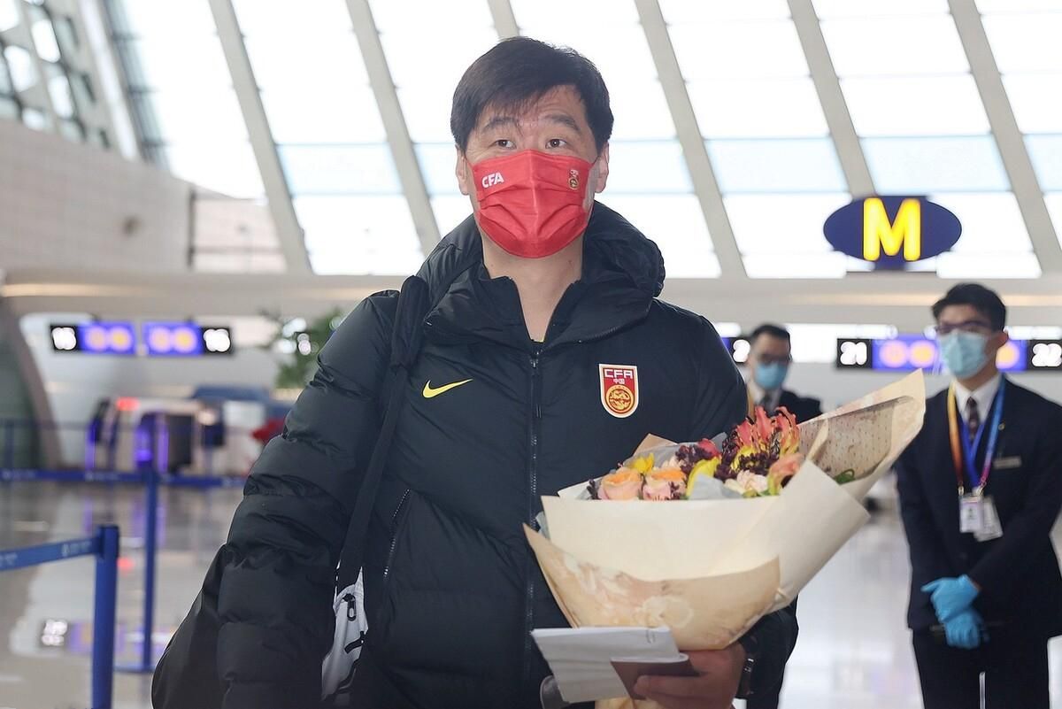 国足4消息！洛国富道歉，费南多当“逃兵”，李霄鹏首秀压力大休闲区蓝鸢梦想 - Www.slyday.coM