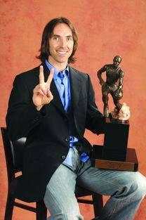 场均35+得分，为何科比当年没有拿到MVP？谁抢走了？休闲区蓝鸢梦想 - Www.slyday.coM