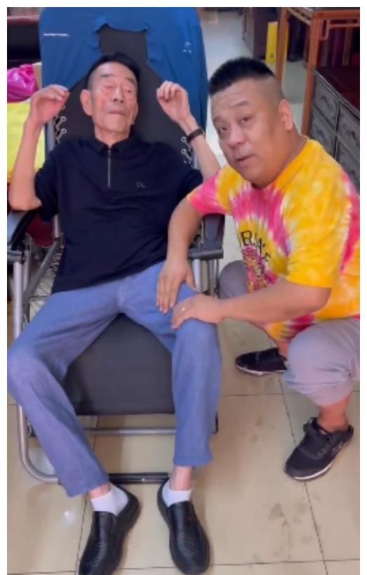 在直播中,虎哥豹哥说了一番话,言语之间