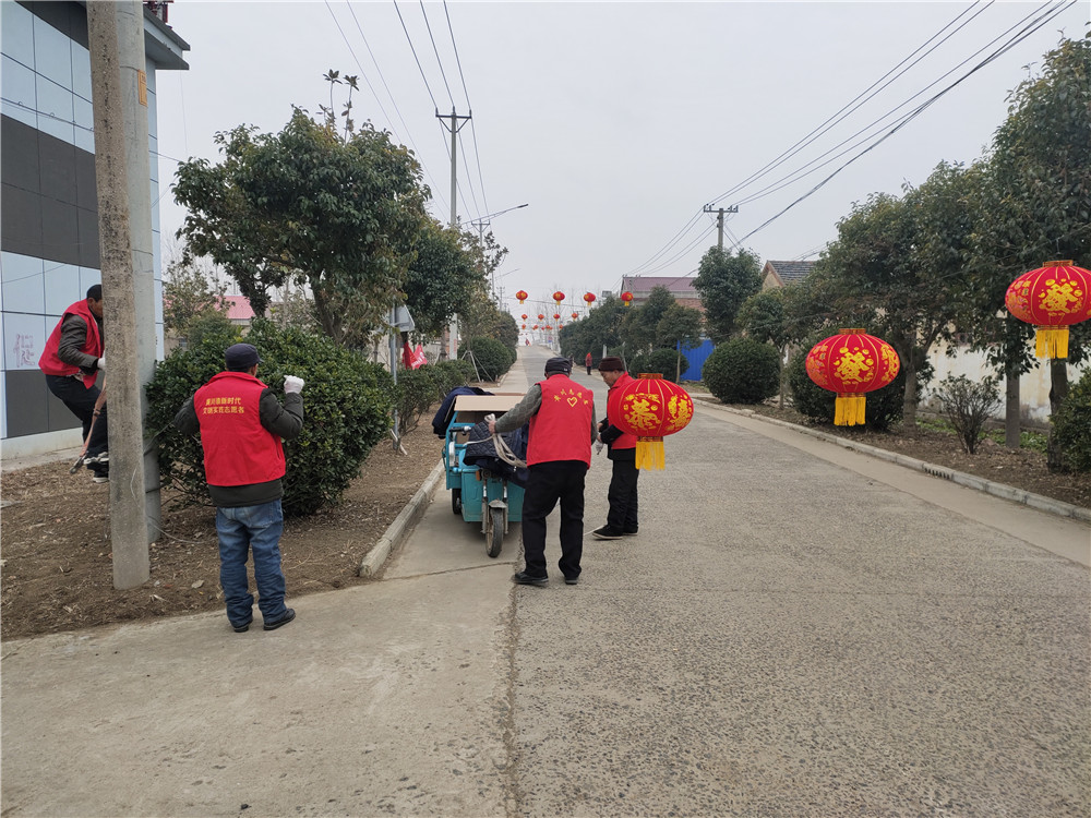 东海县黄川镇喜迎新年挂灯笼情暖乡村送祝福