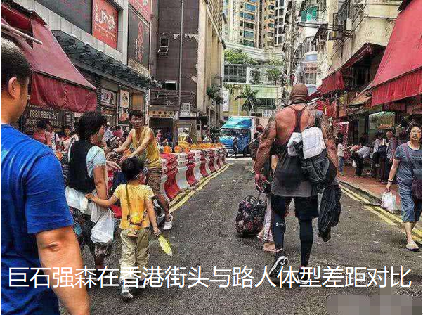 巨石强森晒带娃日常：被女儿糊花生酱丝毫不生气 与高大威猛形象反差强烈休闲区蓝鸢梦想 - Www.slyday.coM