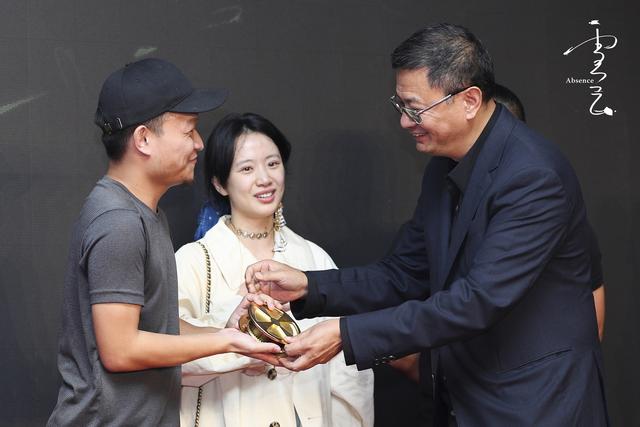 李康生、李梦主演电影《雪云》杀青 同名短片曾入围戛纳|李康生|李梦|短片_新浪新闻
