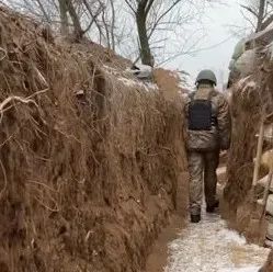 直击乌克兰东部前线：战壕刚刚交火，地下作战控制室曝光