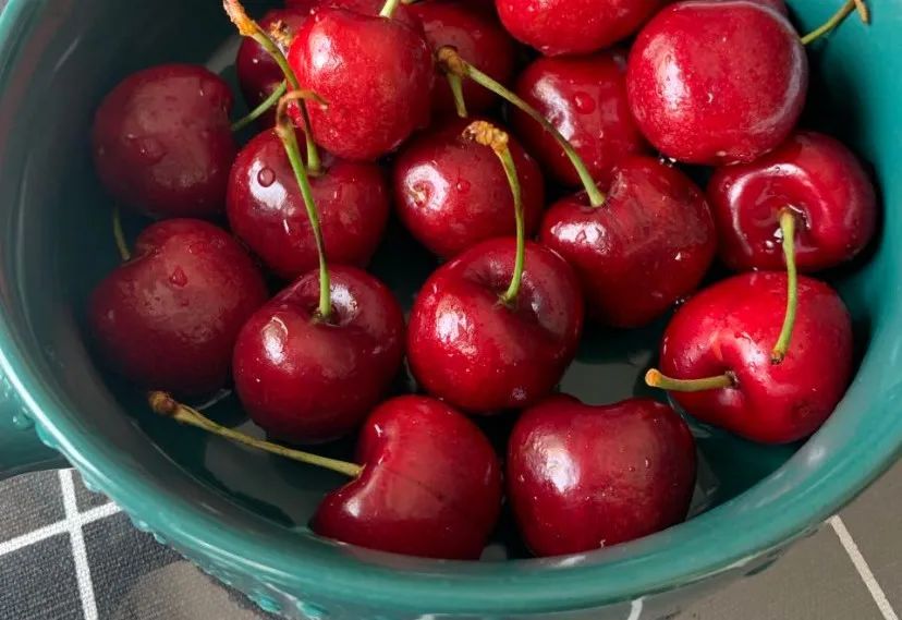 这么贵的车厘子，到底和樱桃有啥区别？休闲区蓝鸢梦想 - Www.slyday.coM