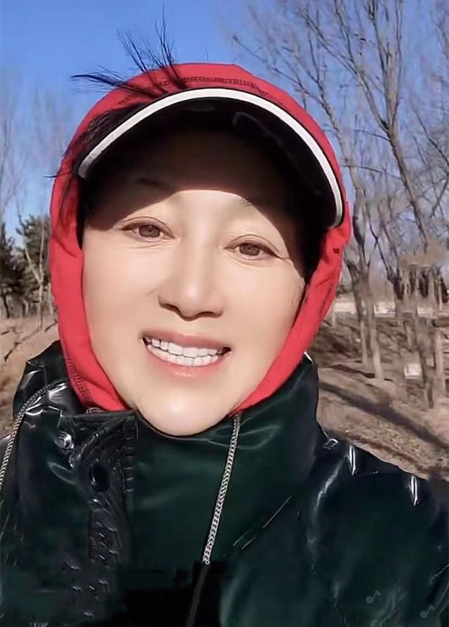 为了证明自己未整容,王姬特意素颜出镜.