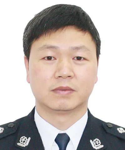 吴海云连云港市人民政府副市长职务;决定免去:陈红淦为连云港市人民