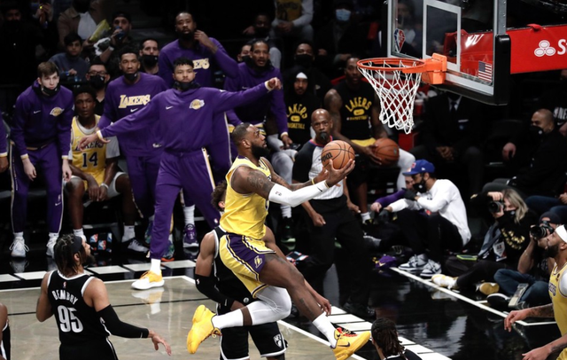 湖人赢了篮网!詹姆斯33+7+6,浓眉8分,哈登33+12+11独木难支休闲区蓝鸢梦想 - Www.slyday.coM 湖人赢了篮网!詹姆斯33+7+6,浓眉8分,哈登33+12+11独木难支休闲区蓝鸢梦想 - Www.slyday.coM