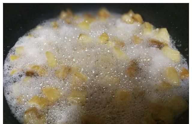 为何吃猪油的人越来越少？难道猪油真的会致癌吗？现在知道还不晚休闲区蓝鸢梦想 - Www.slyday.coM