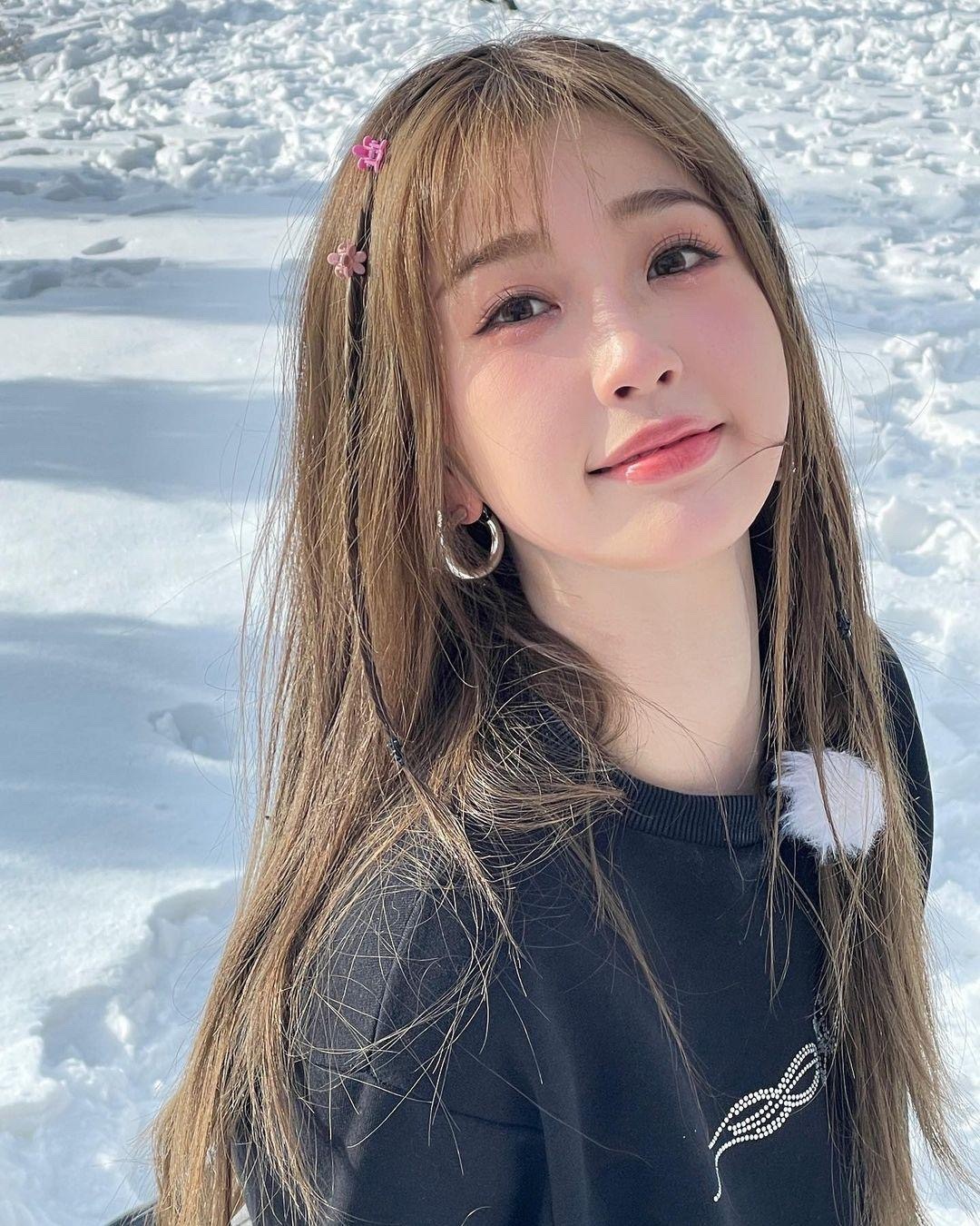 虞书欣ins更新雪地大片 元气满满的欣欣……|虞书欣_新浪新闻