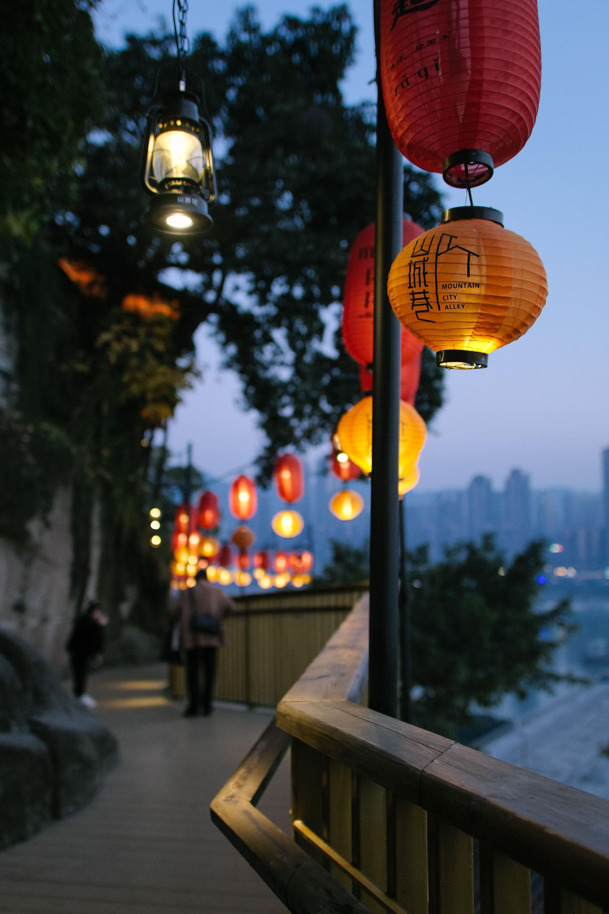 山城巷,是重庆唯一一条以「山城」命名的街巷.