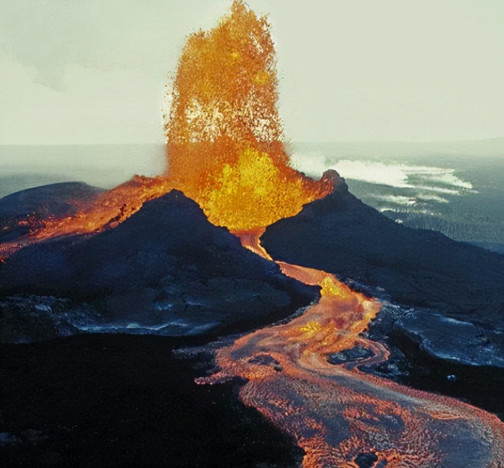 汤加火山爆发内容图片