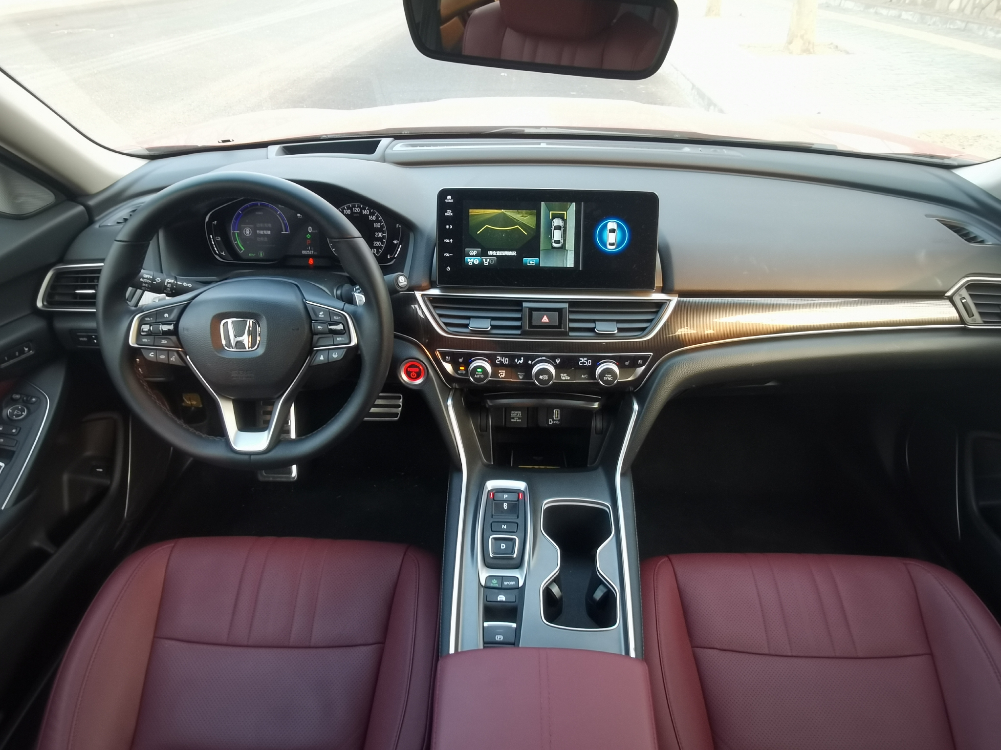 全新雅阁混动为什么深受90后关注这些亮点给你答案