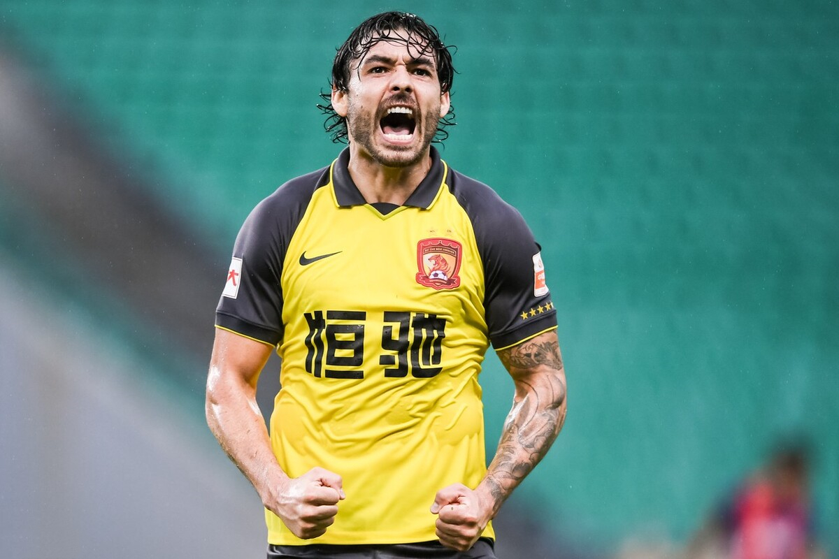 中国归化高拉特成为了笑话前恒大核心暗示他将退出中国国籍